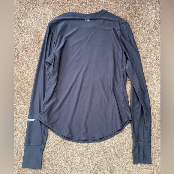 DSG Women's Run Long Sleeve
Shirt - EUC - with thumb holes - Picture 2 of 7